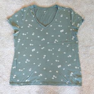 An olive green daisy print size XL Gap t-shirt